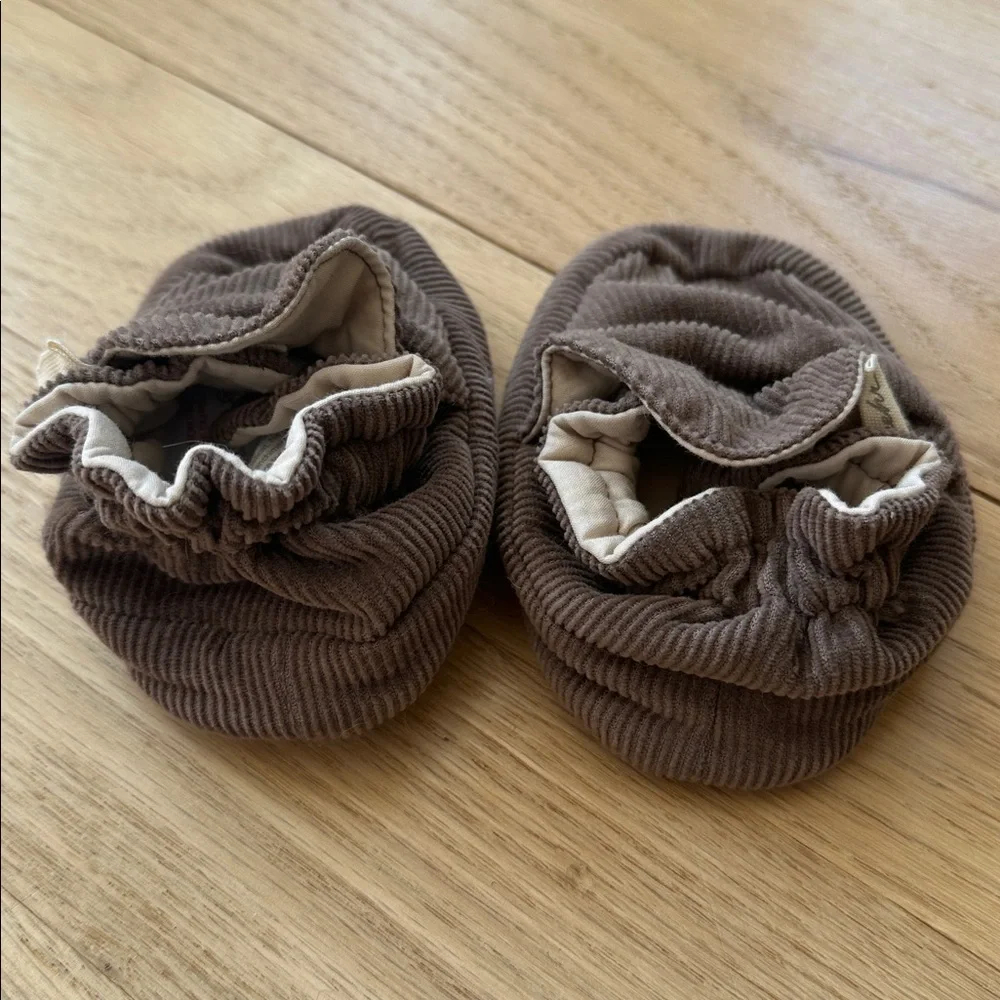 Pehr corduroy booties. Brown/portobello color. Size 6-12 month.